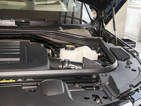 2025�� 3.0 L6 400PS �����ӳ���