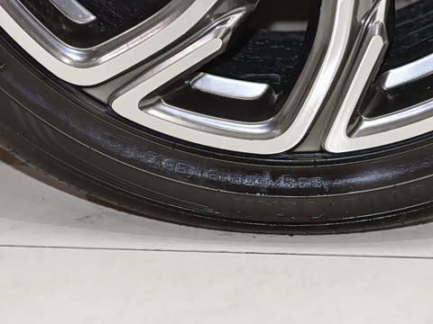 2025�� 2.0T ���ݰ�