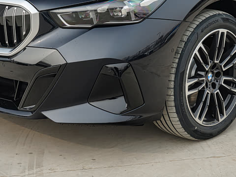 2026�� �Ŀ� 525Li M�˶���װ