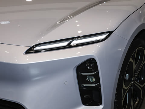 2025�� Զ����װ�޶��� 100kWh Touring