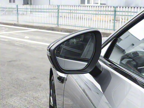 2026�� TFSI quattro 150kW �׷�������