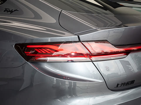 2026�� 2.0T Trophy+ �����˶���