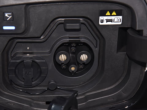 2025�� ����TECH�� 64.2kWh