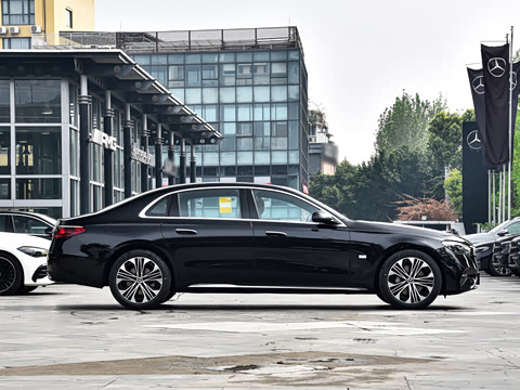 2026�� �Ŀ� E 300 L ������