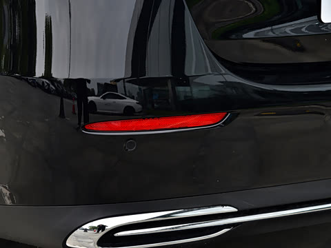 2026�� �Ŀ� E 300 L ������