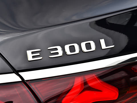 2026�� �Ŀ� E 300 L ������