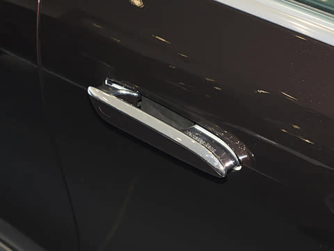 2026�� E 300 L ������