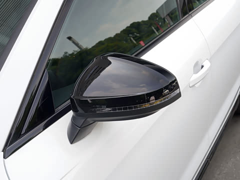 2026�� 200���������� 40 TFSI ���������� B&O ��ҹ��