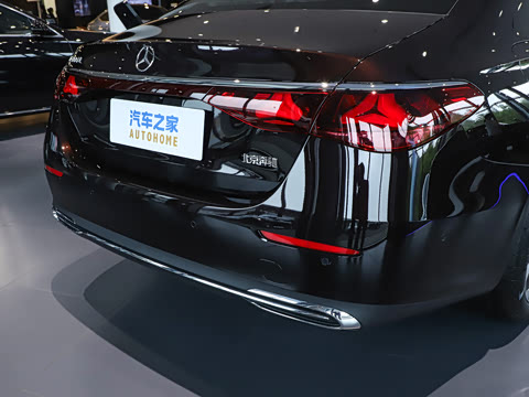 2026�� �Ŀ� E 300 L ������