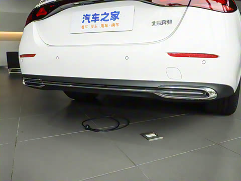 2024�� E 350 e L ���ʽ��϶����γ�