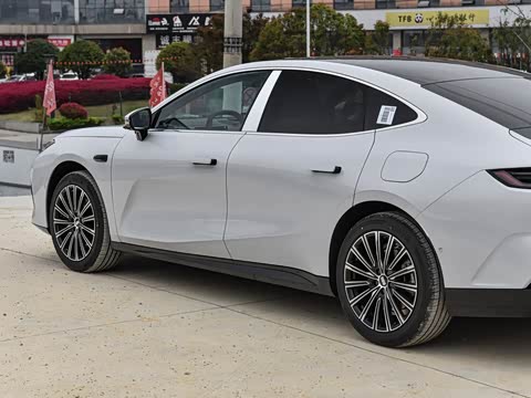 2026�� 225km EM-i Զ�����ǺӰ�