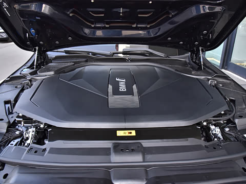 2026�� �Ŀ� eDrive 40L M�˶���װ