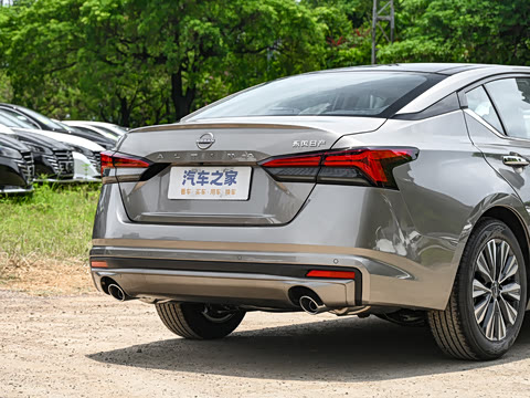 2025�� 2.0L XL-TLS ������