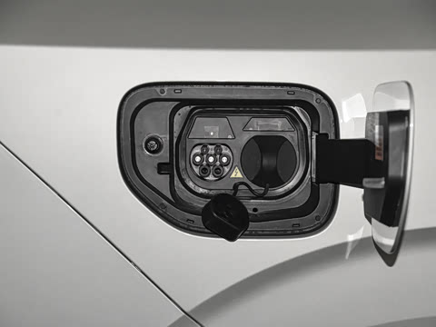 2025�� 210Ultra���Ȱ� 6��