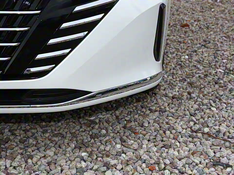 2025�� 2.0L XL-TLS ������