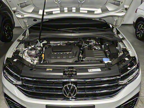 2025�� ���ڿ� 330TSI �Զ�����R-Line��ҫ��