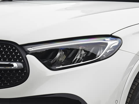 2026�� �Ŀ� GLC 260 L 4MATIC ������