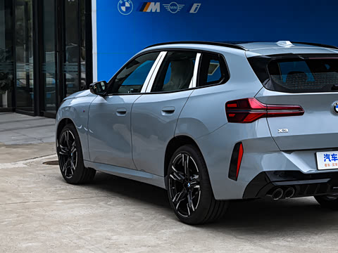 2026�� M50 xDrive
