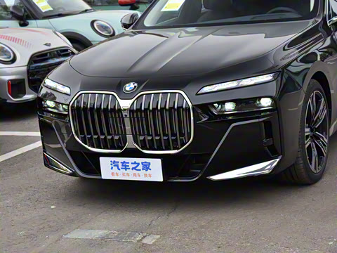 2026�� 740Li ������ M�˶���װ