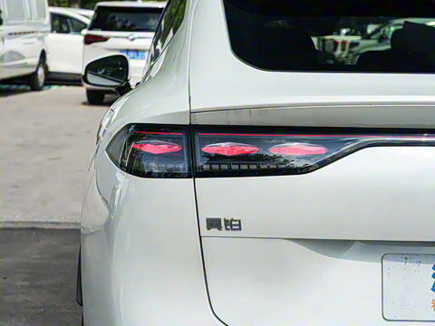 2025�� 670 Max��