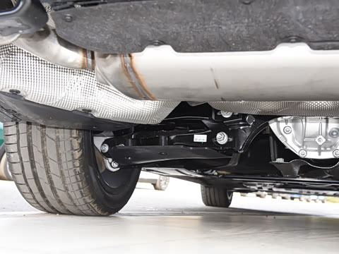 2026�� 330Li ������ M�˶���ҹ��װ