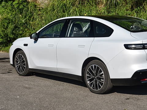 2027�� 590������