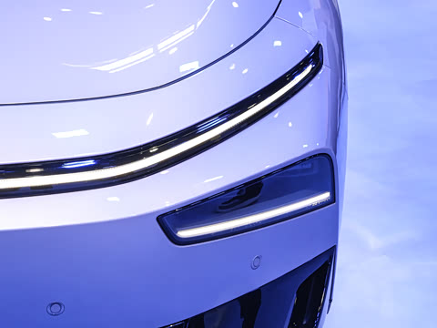 2026�� ���� 725 Max �콢��