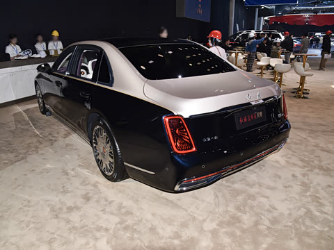 2026�� 4.0T V8��