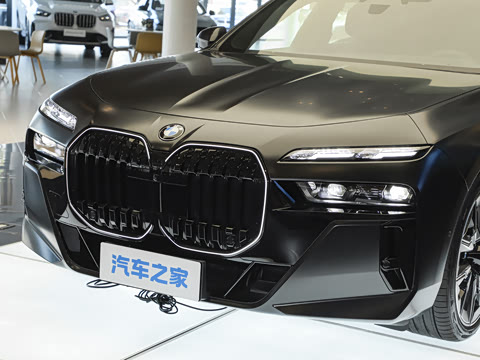 2026�� 740Li ��Ӱ��ذ� M���ܰ��˶���װ