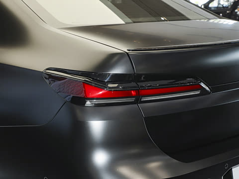 2026�� 740Li ��Ӱ��ذ� M���ܰ��˶���װ