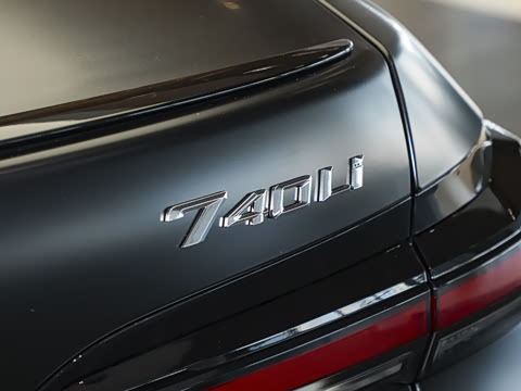 2026�� 740Li ��Ӱ��ذ� M���ܰ��˶���װ