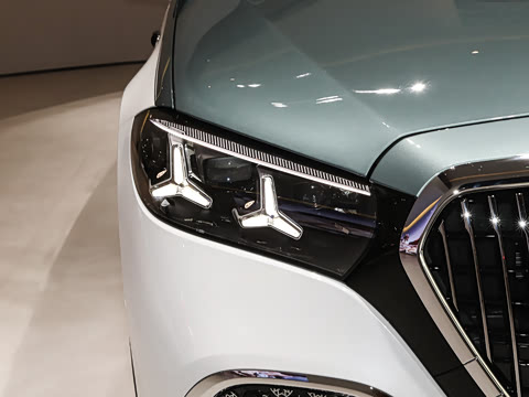 2027�� S 680 4MATIC