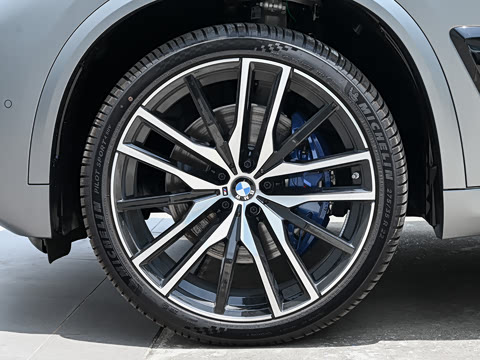 2026�� �Ŀ� xDrive 40Li ������M�˶���ҹ��װ