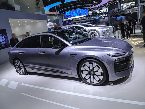 2026�� quattro Ǭ���Ǽݰ�