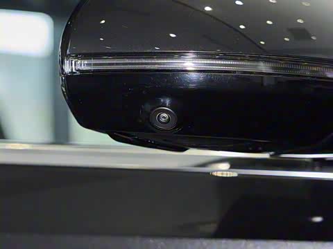 2025�� �Ŀ� E 300 L ʱ���˶���