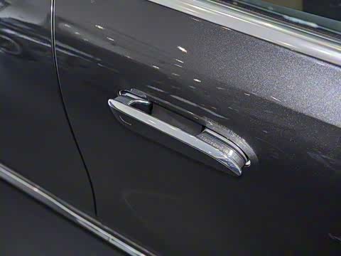 2025�� �Ŀ� E 300 L ʱ���˶���