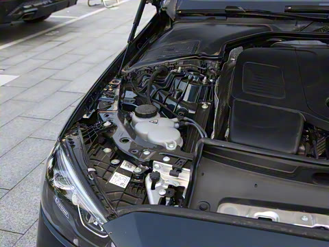 2025�� �Ŀ� C 200 L �˶���