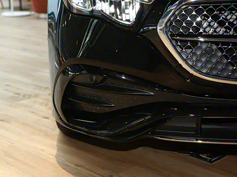 2026�� E 300 L ʱ���˶���