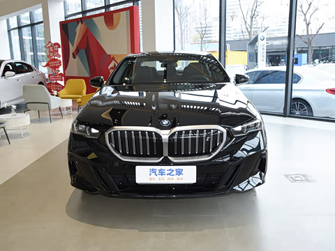 2026�� �Ŀ� eDrive 40L M�˶���װ