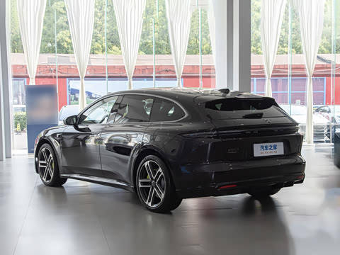 2025�� �ھ������ 75kWh Touring