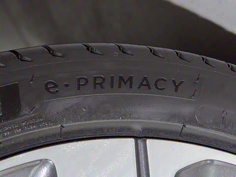 2025�� �ھ������ 75kWh Touring