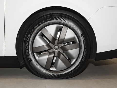 2025�� Ultra ���ܻ��°�