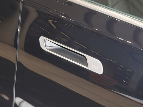 2026�� 735Li M�˶���װ