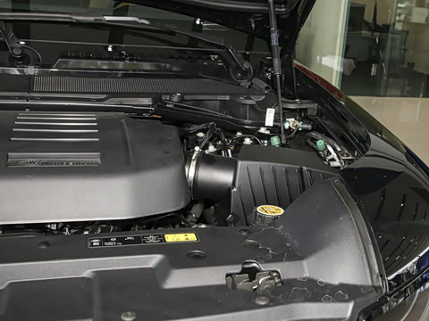 2026�� 110 3.0T P400 X-Dynamic HSE