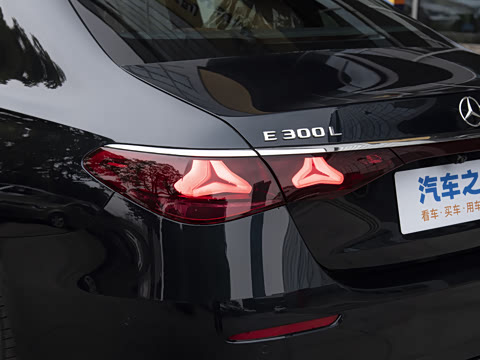 2026�� E 300 L ������