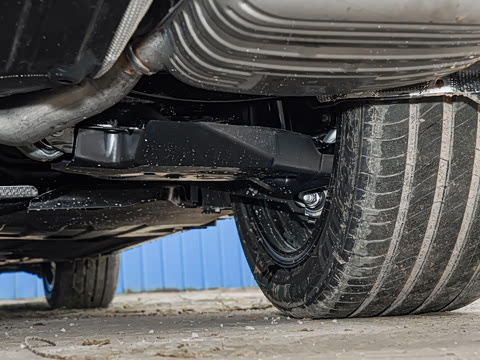 2026�� �Ŀ� E 300 L ʱ����