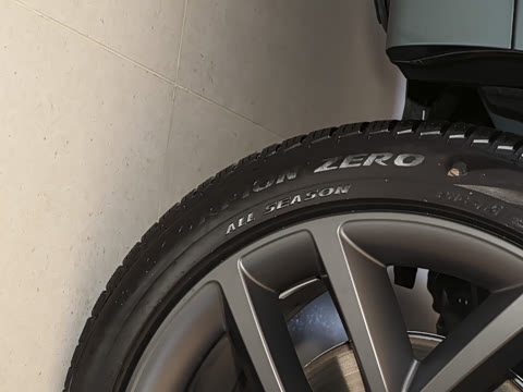 2025�� 400PS Dynamic SE