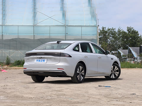 2026�� EM-i 235km ̽��+��