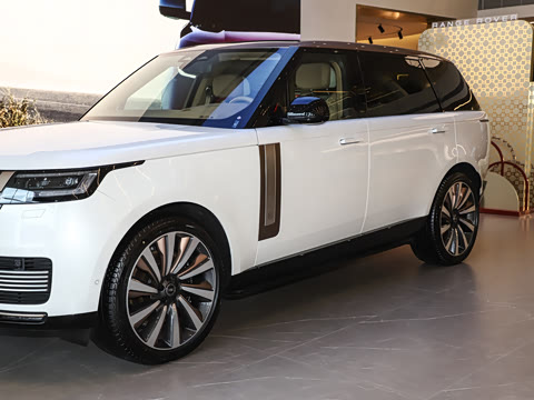 2025�� 4.4 V8 SV���ٴ����ӳ��� 4��