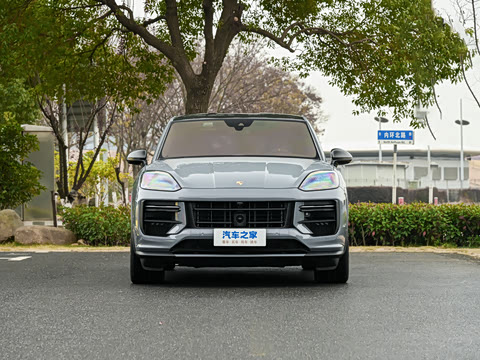 2025�� Cayenne Coup�� Turbo GT 4.0T